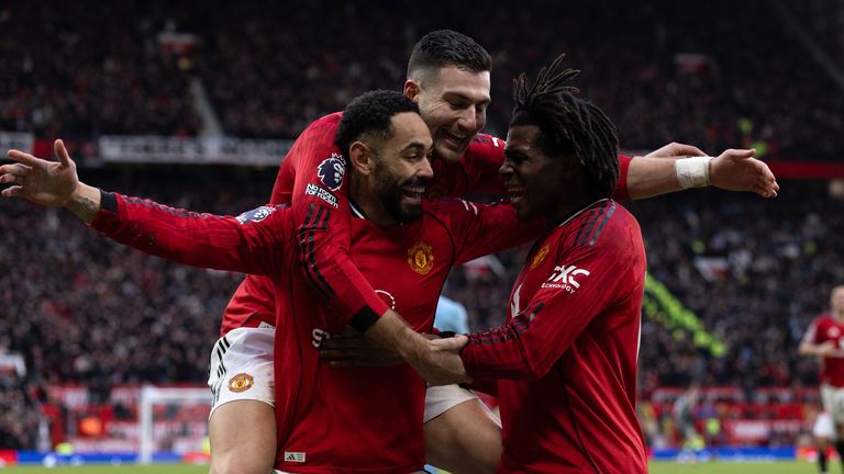 Man Utd celebrate Dorgu's goal to make it 2-0